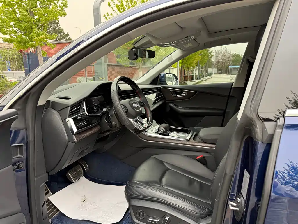 Audi Q8 奥迪Q8 2019款 55 TFSI 尊享动感型