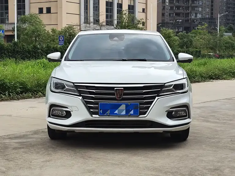 Roewe i5 1.5 L Auto 4 G Connected Leading Luxury Flagship