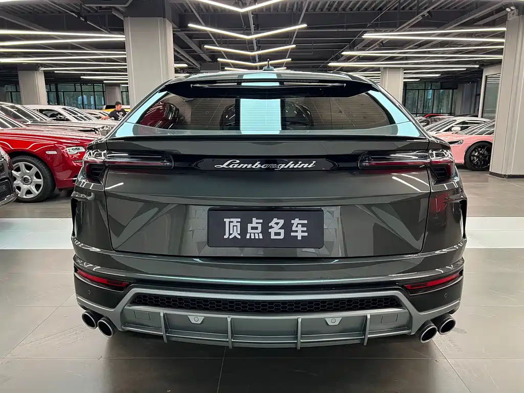 Urus 4.0 T V8