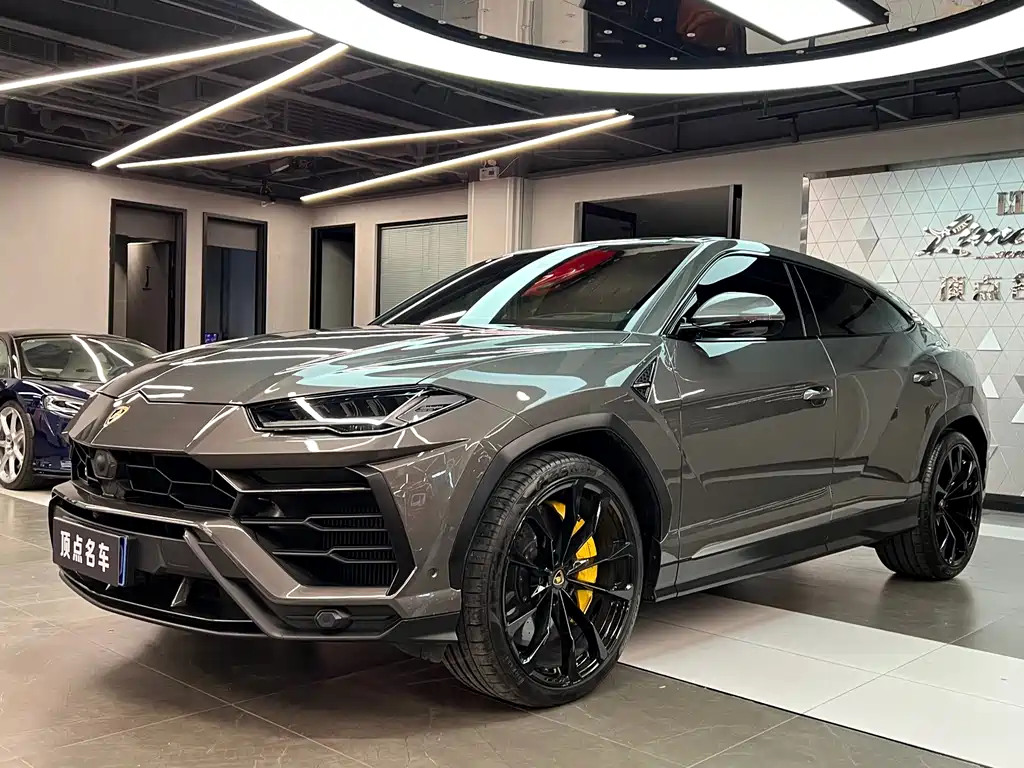 Urus 4.0 T V8