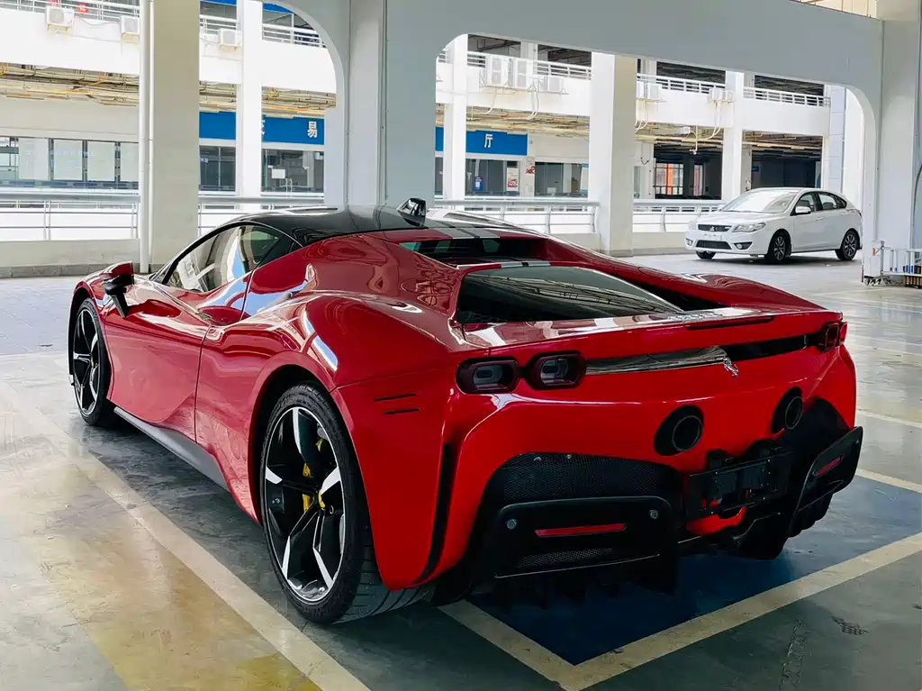 SF90 3.9 T V8 Stradale