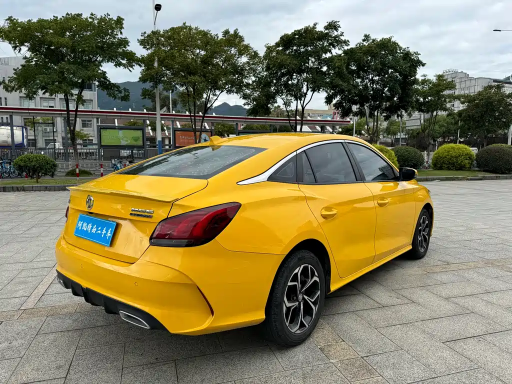 MG5 180 DVVT Manual Youth Luxury