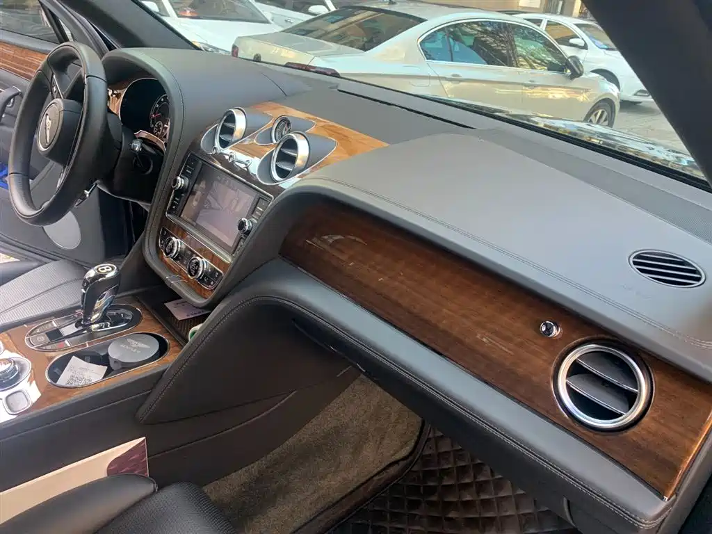 Bentayga 4.0 T V8