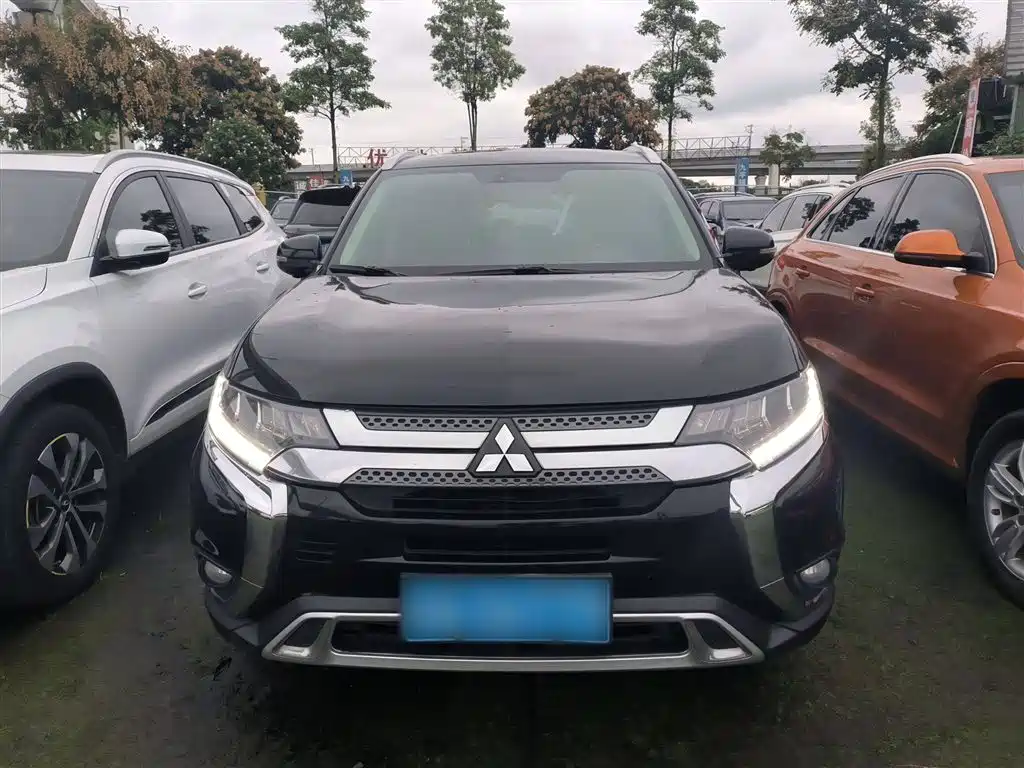 Outlander 2.4 L 4 WD Enjoyment 7-seat