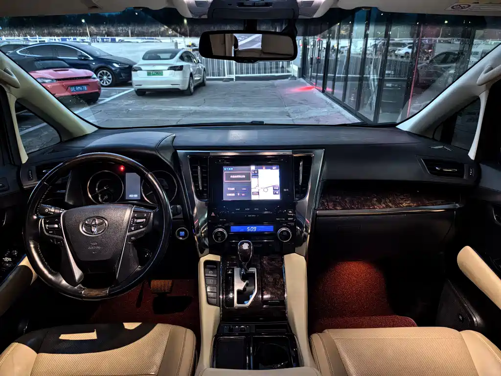 Alphard 3.5 L Luxury