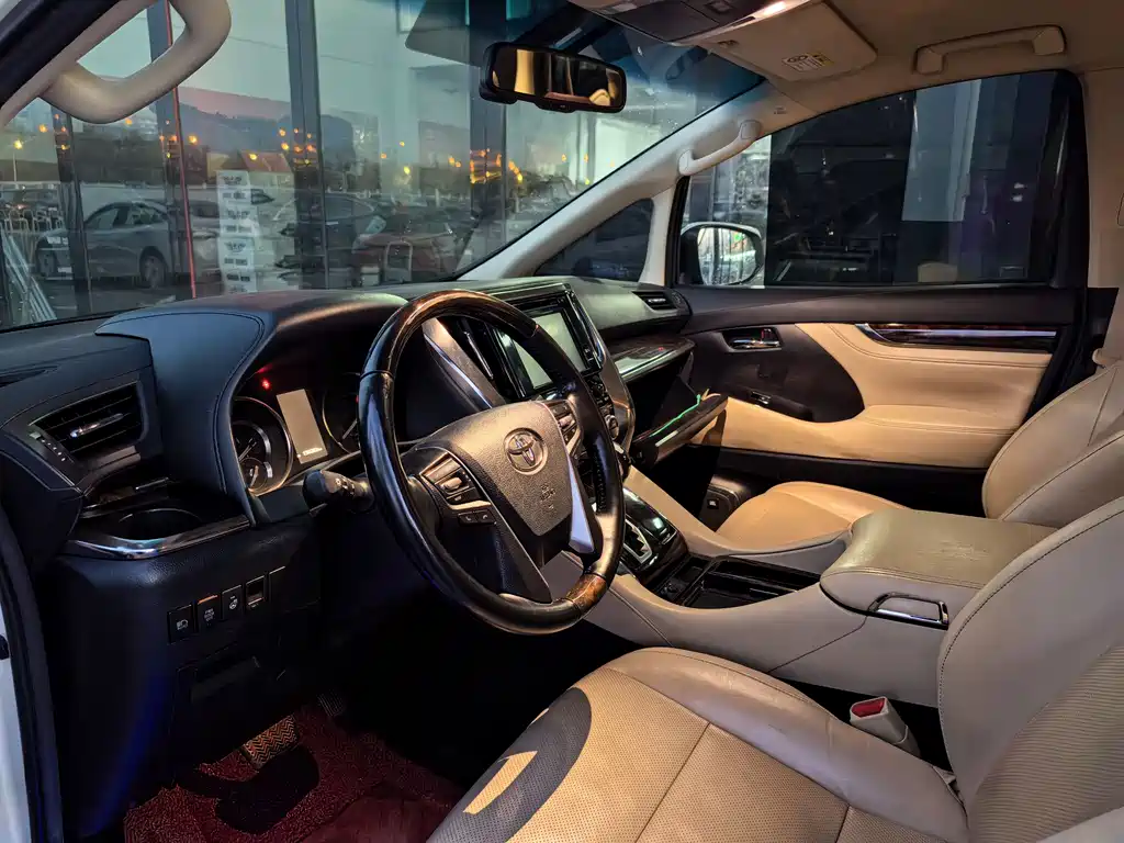 Alphard 3.5 L Luxury