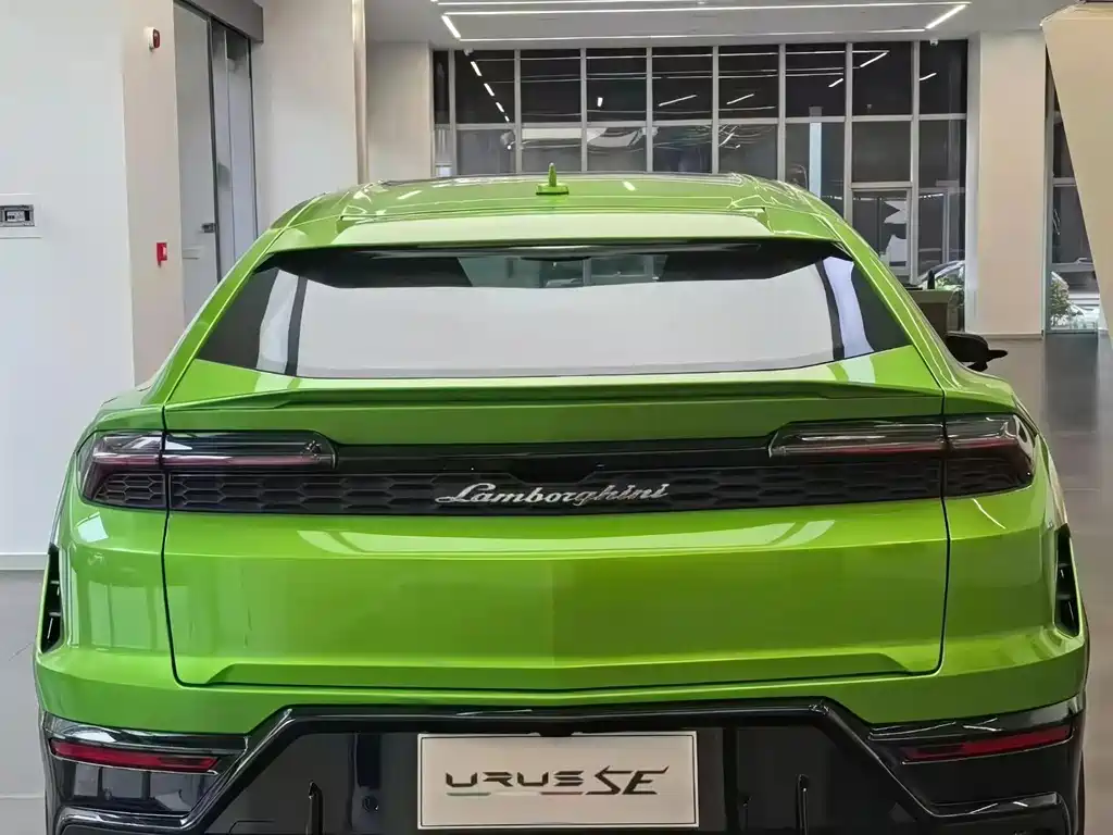 Urus SE 4.0 T Standard