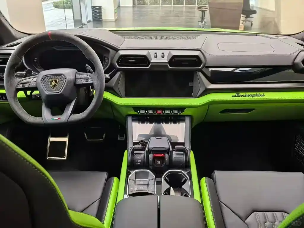 Urus SE 4.0 T Standard