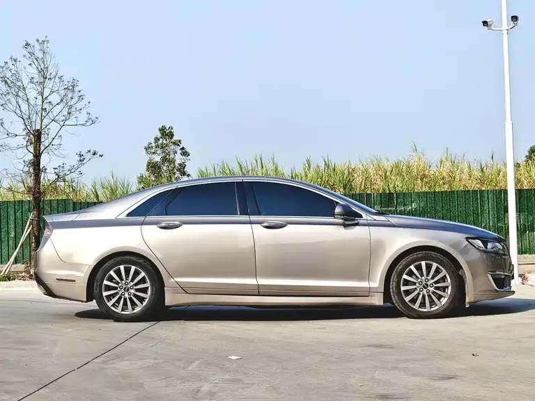 Lincoln MKZ 2.0 T Premium CN-V