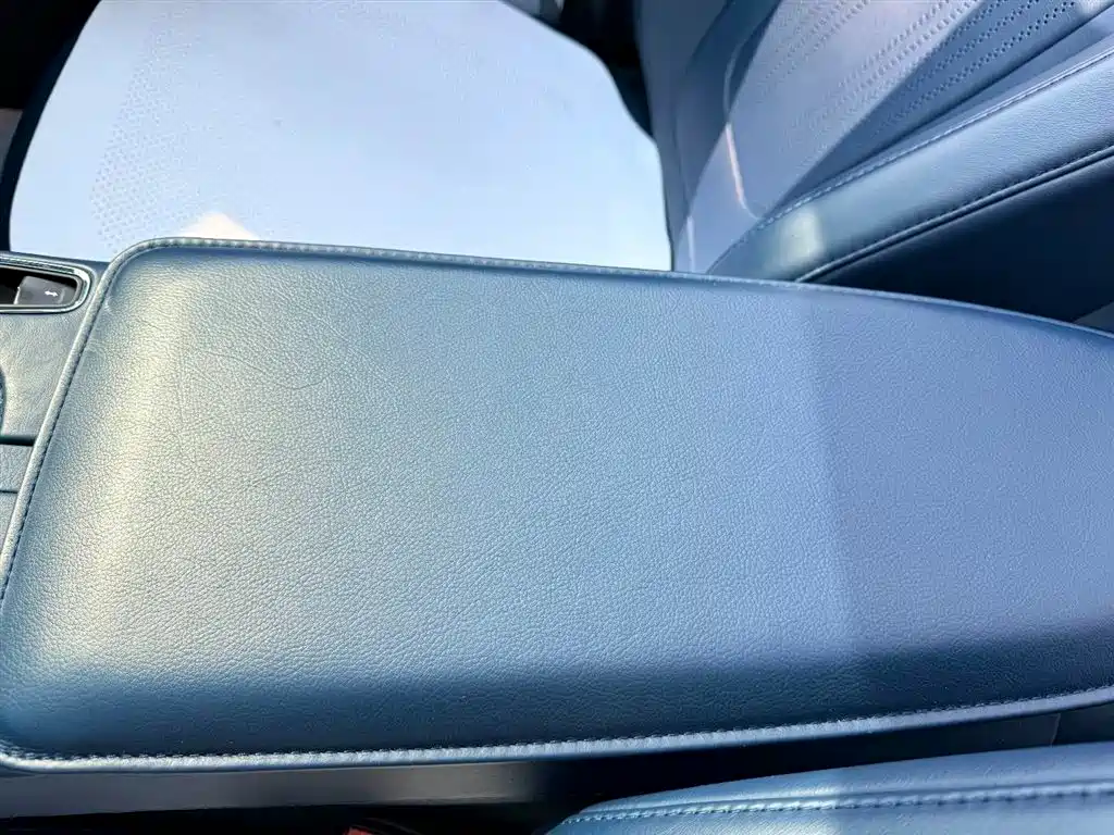 Aston Martin DB11 4.0 T V8 Volante