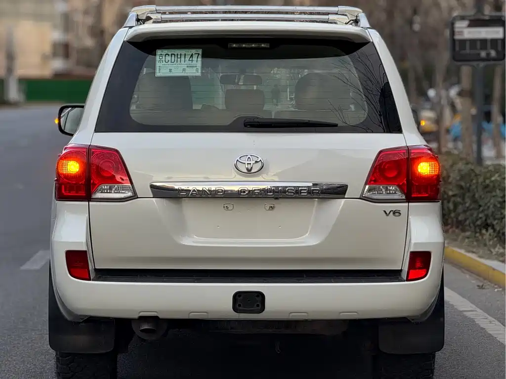 Land Cruiser (Import) 4.0 L V6 Middle East Base