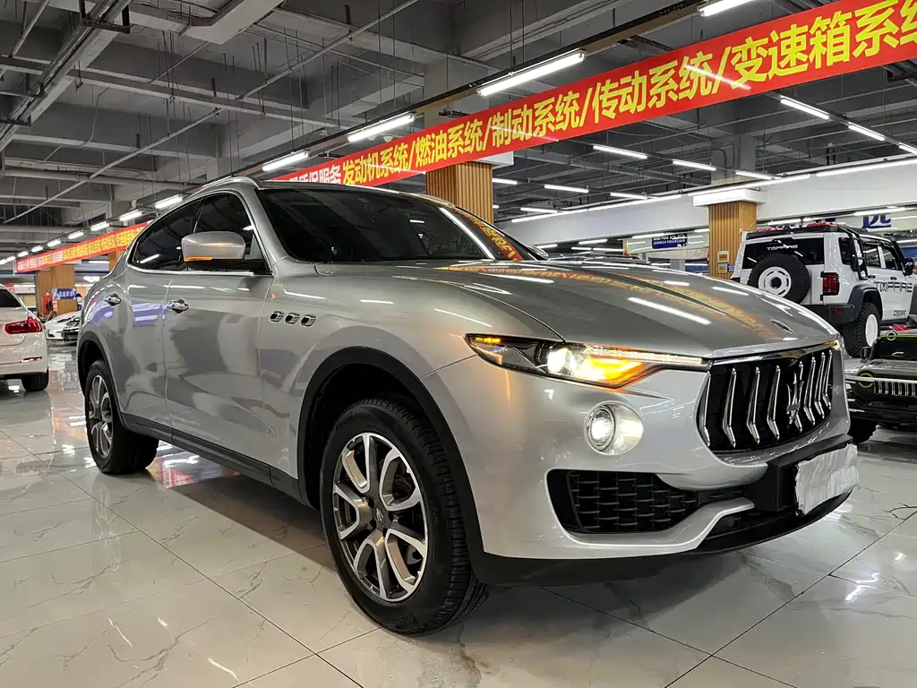 Levante 3.0 T Standard