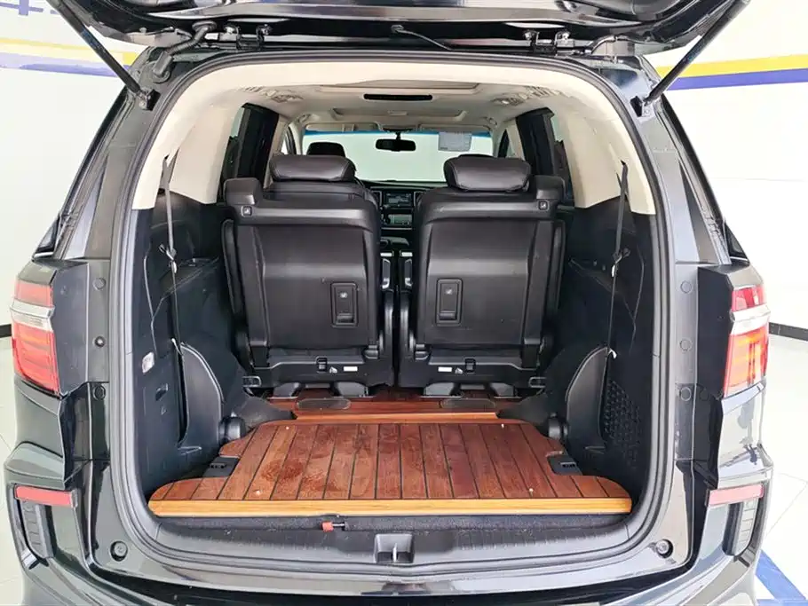 Elysion 2.4 L Luxury