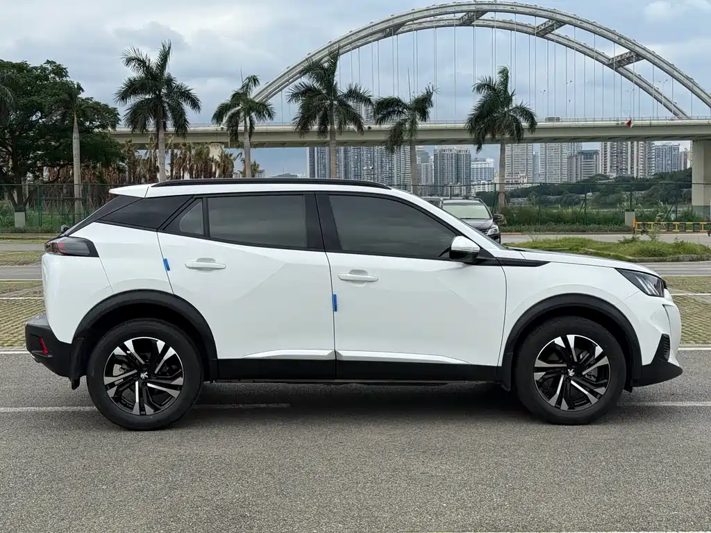 Peugeot 2008 2022 230 THP THE ONE