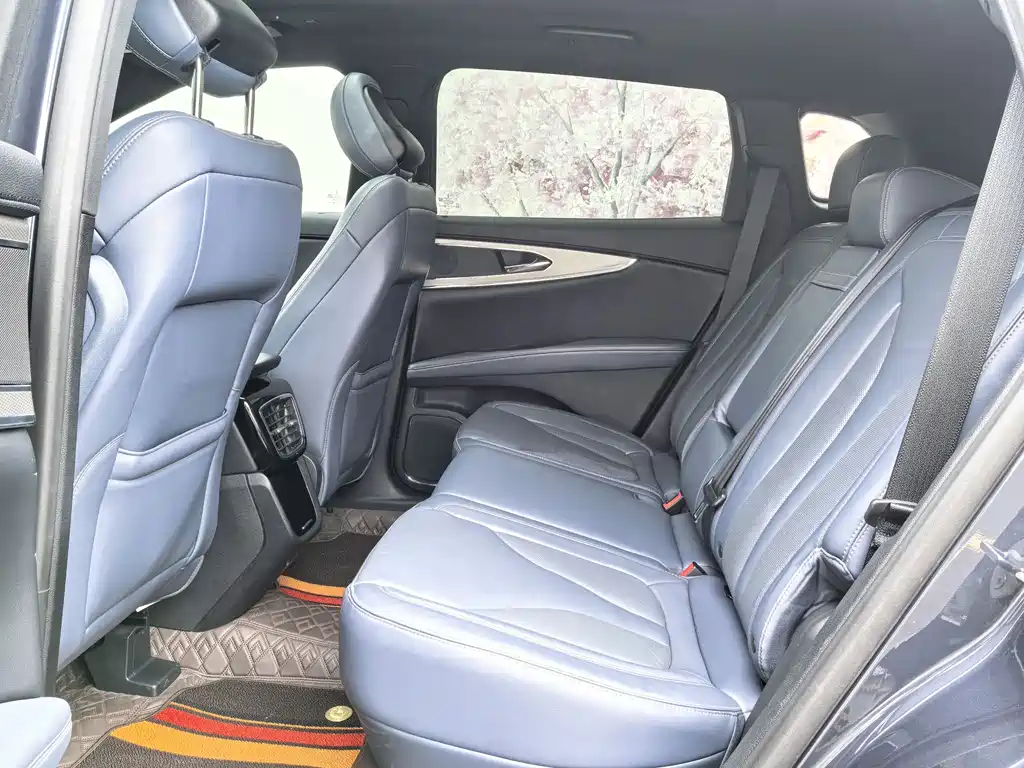 Nautilus 2.0 T 4 WD Premium