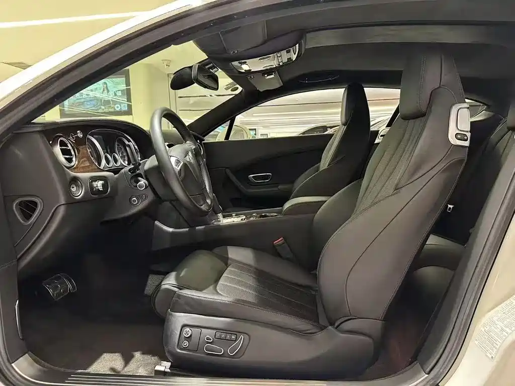 Continental GT 欧陆 2014款 4.0 T GT V8 S 敞篷标准版
