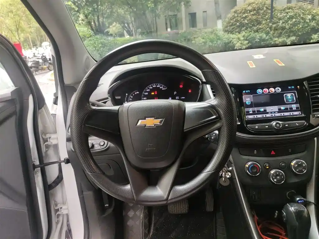 Tracker 创酷 2018款 330 T 自动两驱精英型