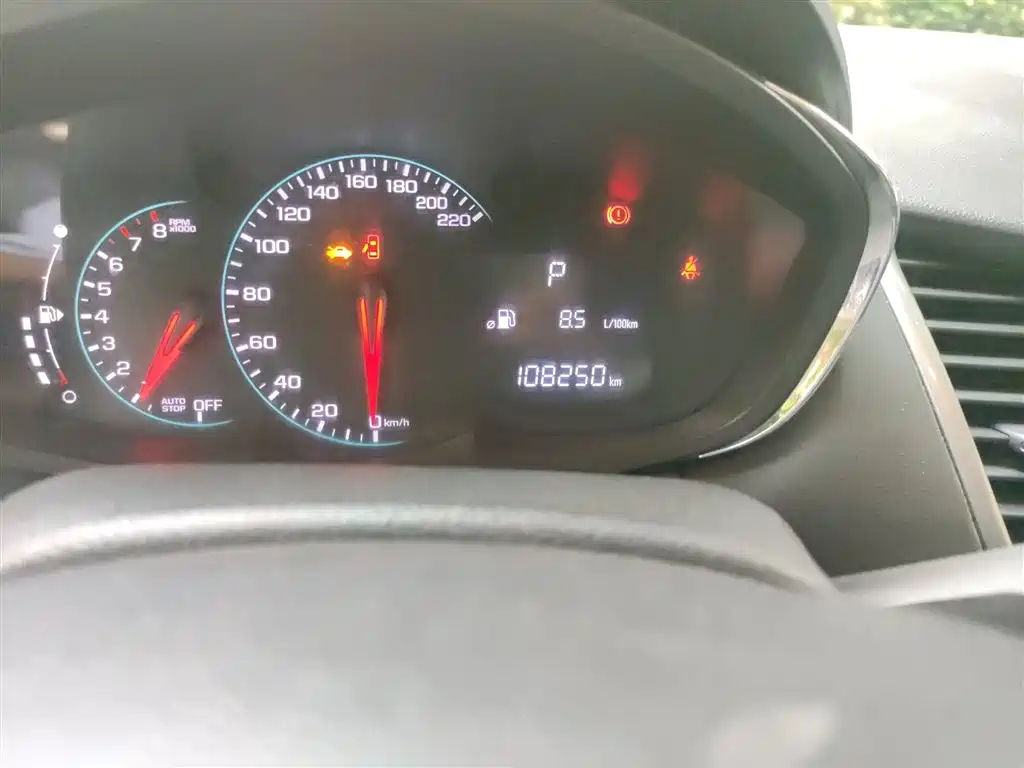 Tracker 创酷 2018款 330 T 自动两驱精英型