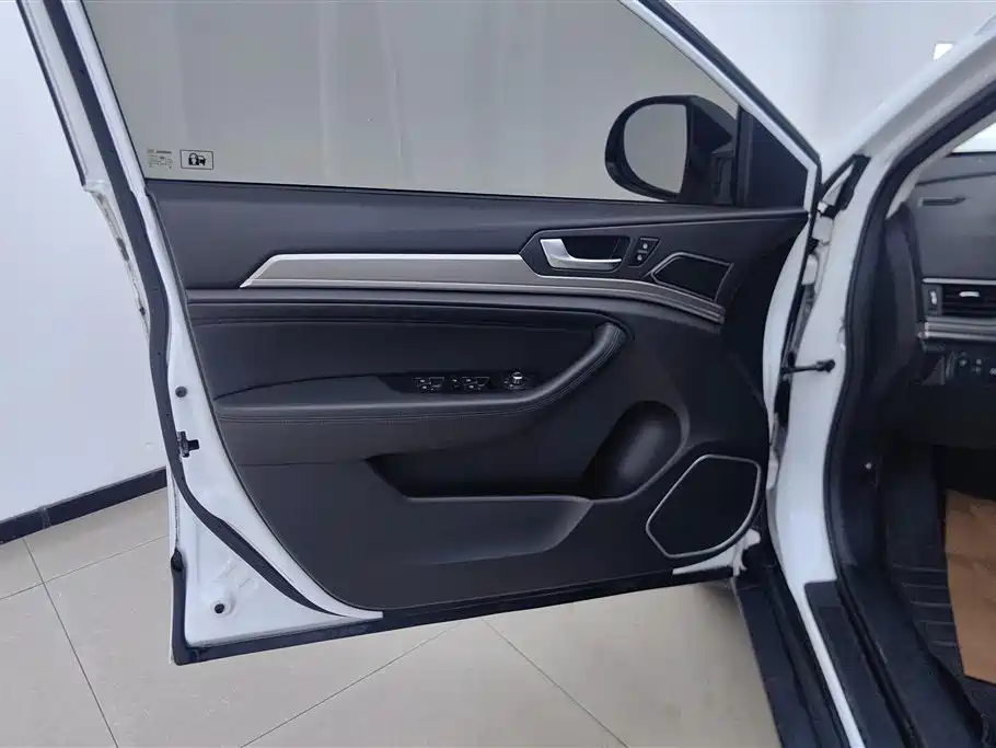 Haval H6 Sport 1.5 T Auto Elite Connected Hex Grille