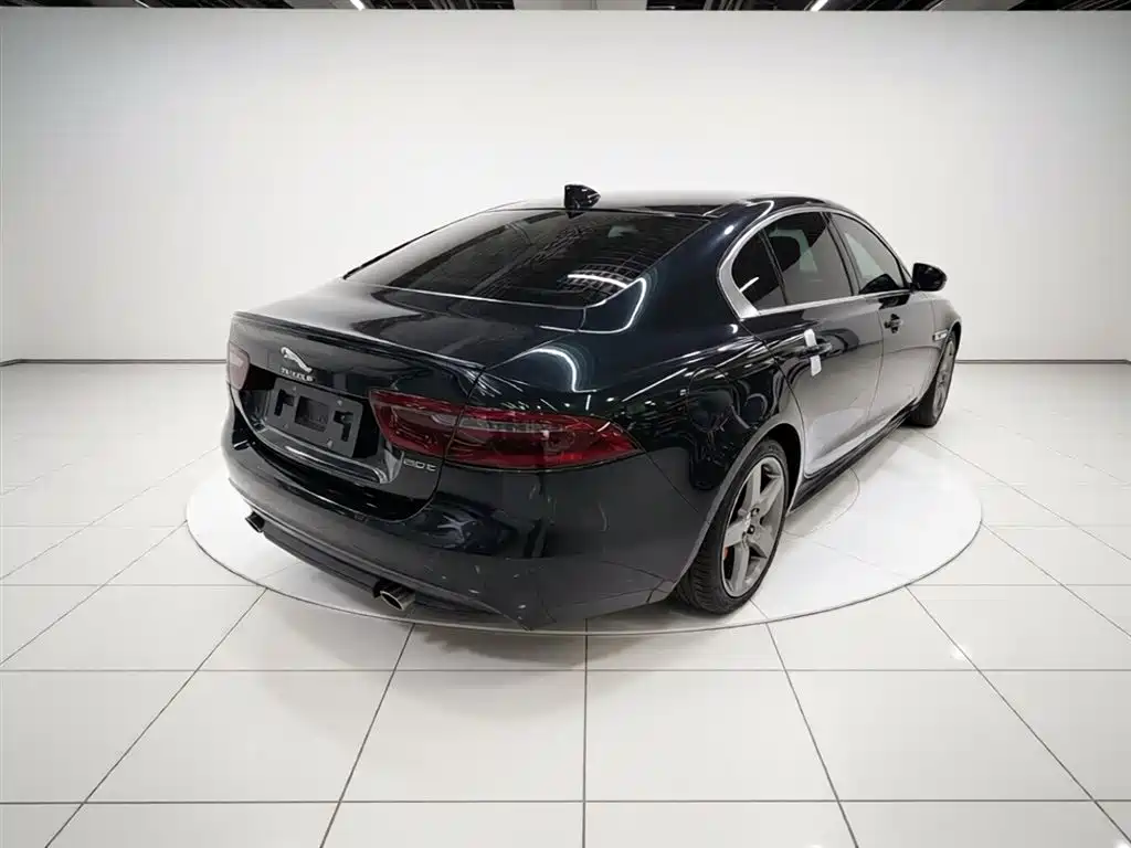 Jaguar XE 捷豹XE 2018款 2.0 T 200 PS 两驱R-Sport运动版