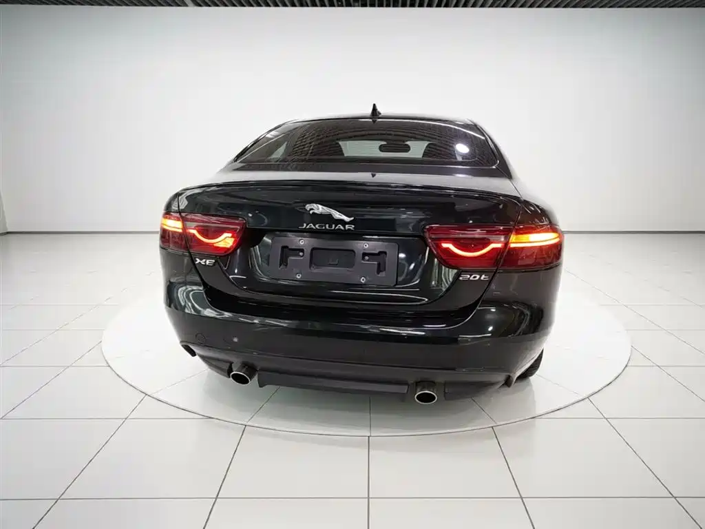 Jaguar XE 捷豹XE 2018款 2.0 T 200 PS 两驱R-Sport运动版