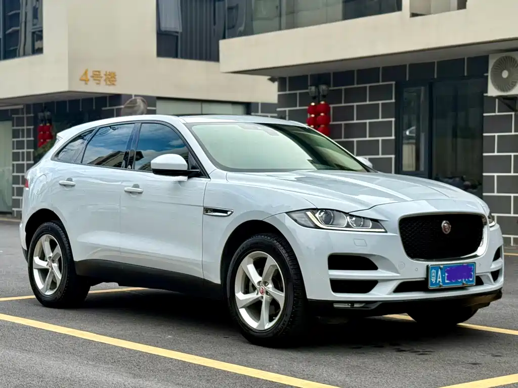 Jaguar F-PACE 2.0 T 2 WD Urban Premium