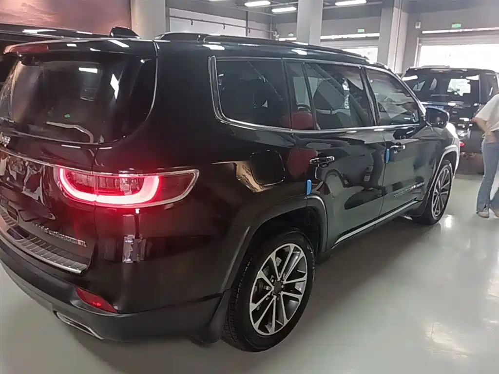 Grand Commander 2.0 T 4 WD Joy CN-VI