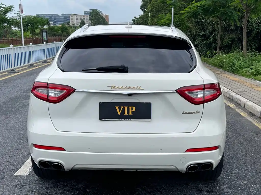 Levante 3.0 T Standard