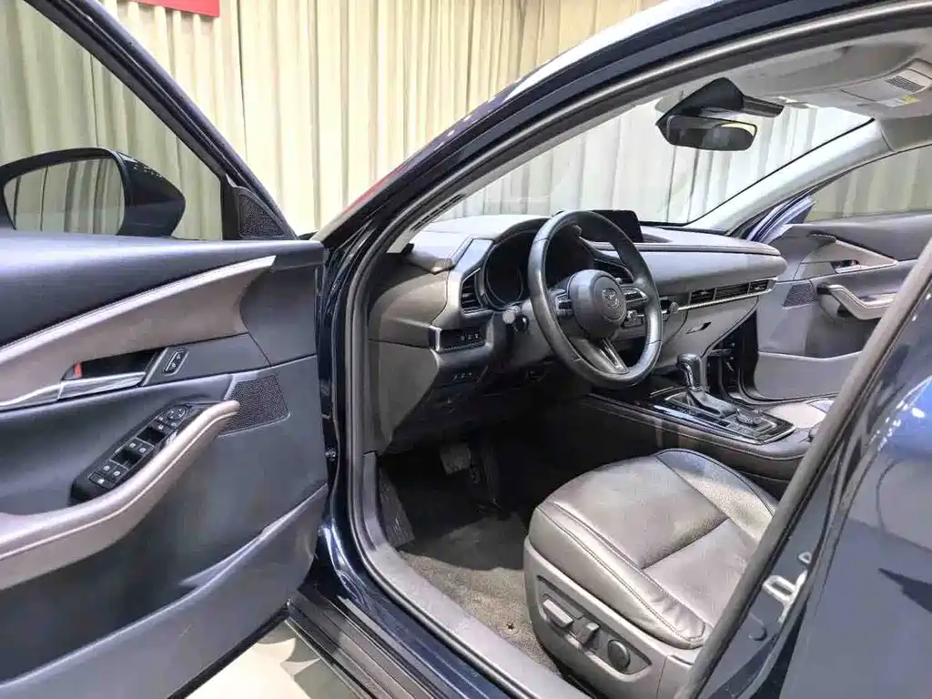 Mazda CX-30 2.0 L Auto Jiayue