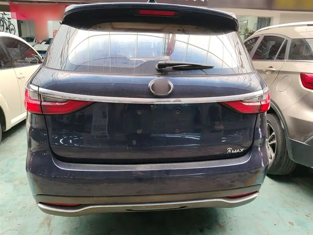 Song MAX 1.5 T Auto Connected Elite 6-seat