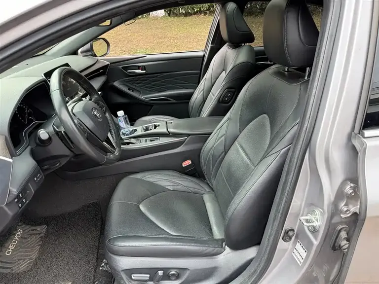 Toyota Avalon 2.5 L Touring Distinguished CN-VI