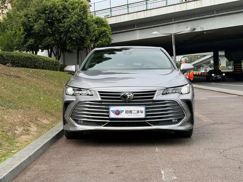 Avalon 2.5 L Touring Distinguished CN-VI
