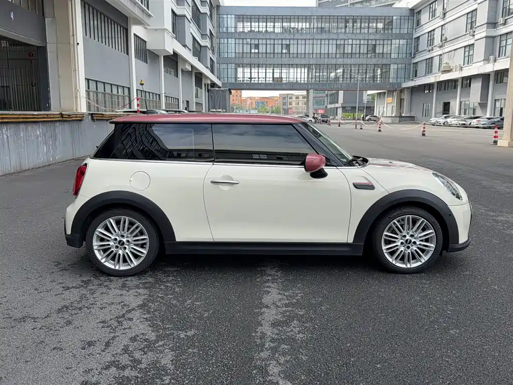 MINI Facelift 1.5 T COOPER Classic