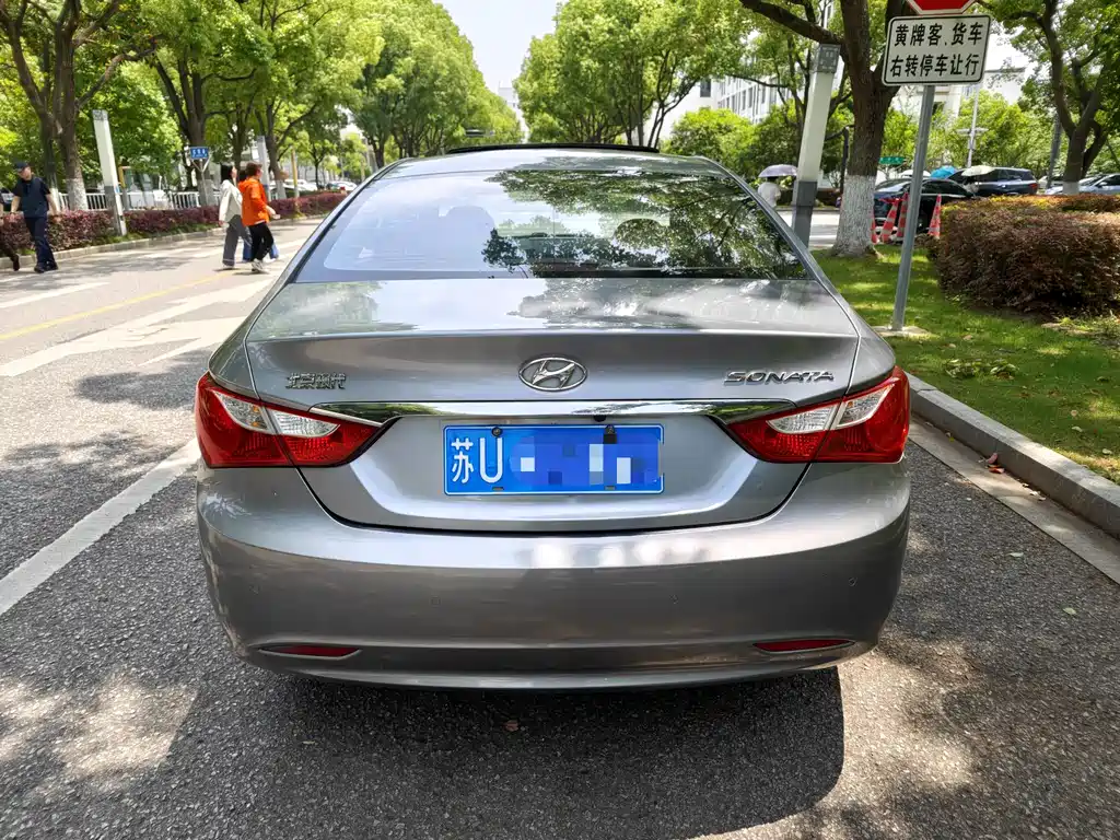 Sonata 2.0 L Auto Luxury