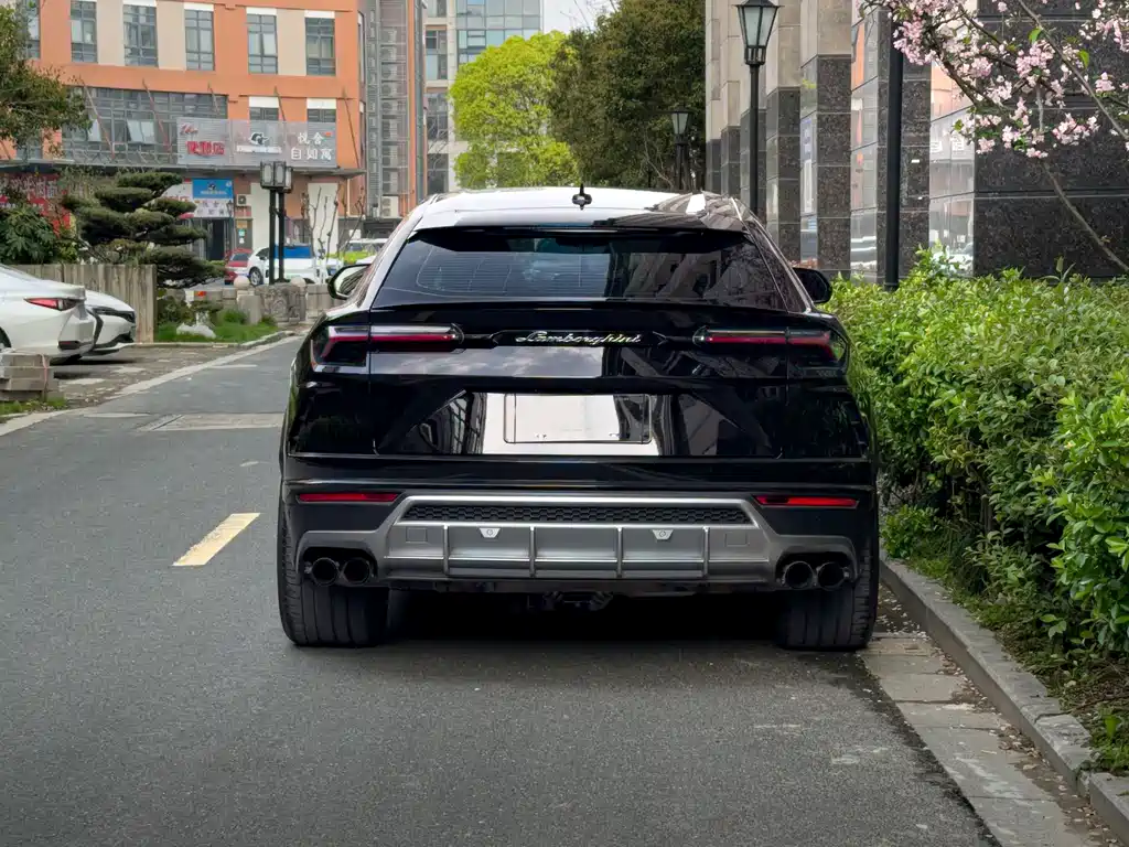 Urus 4.0 T V8