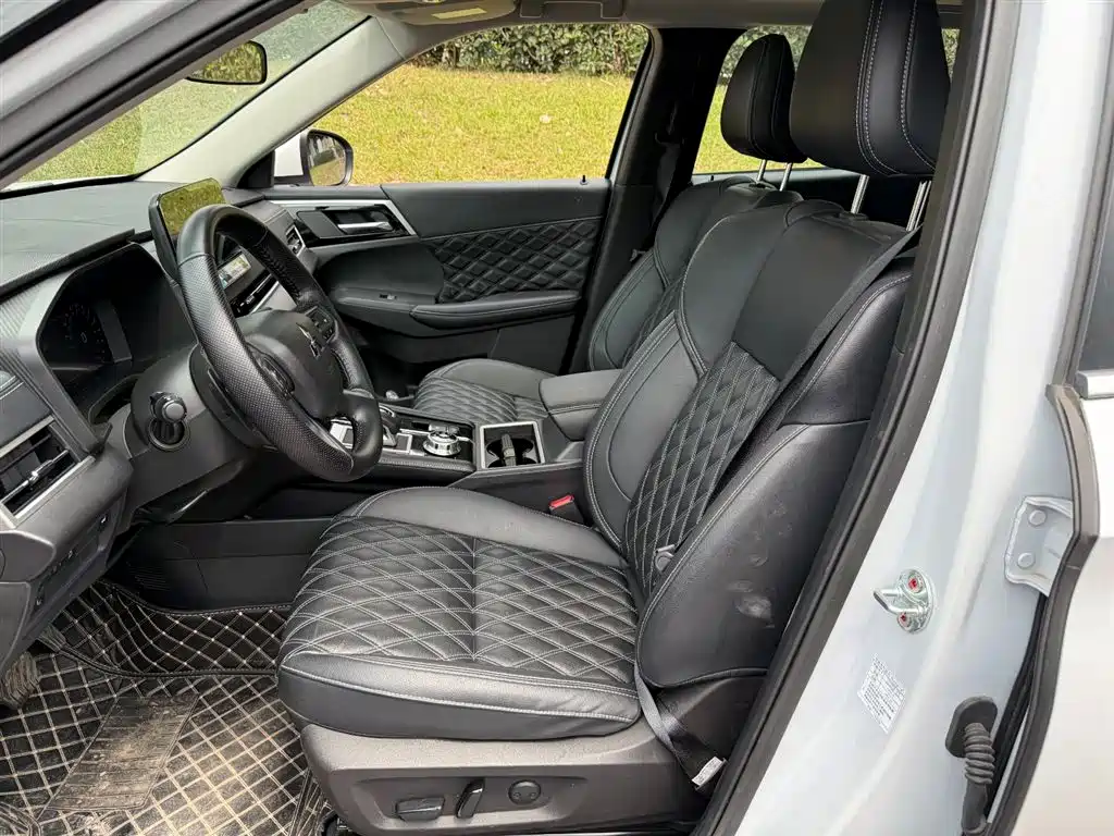 Outlander 欧蓝德 2023款 1.5 T CVT两驱尊耀版 7座