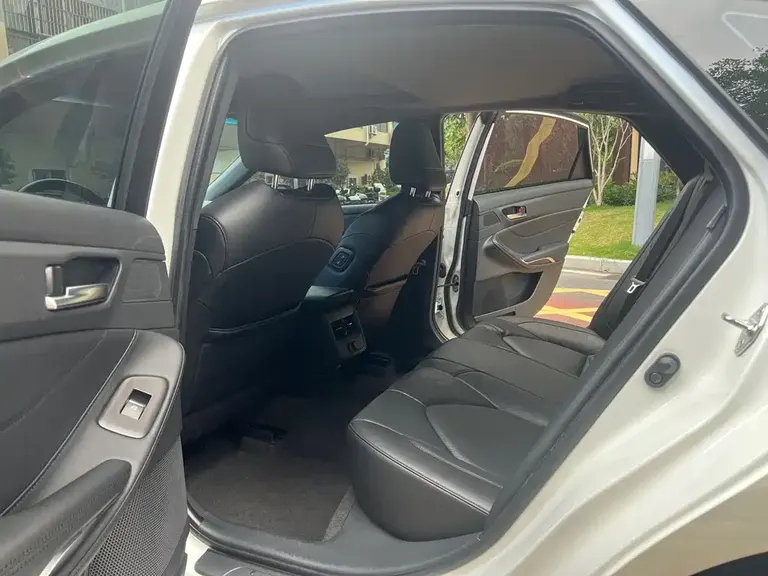 Toyota Avalon 2.0 L Luxury