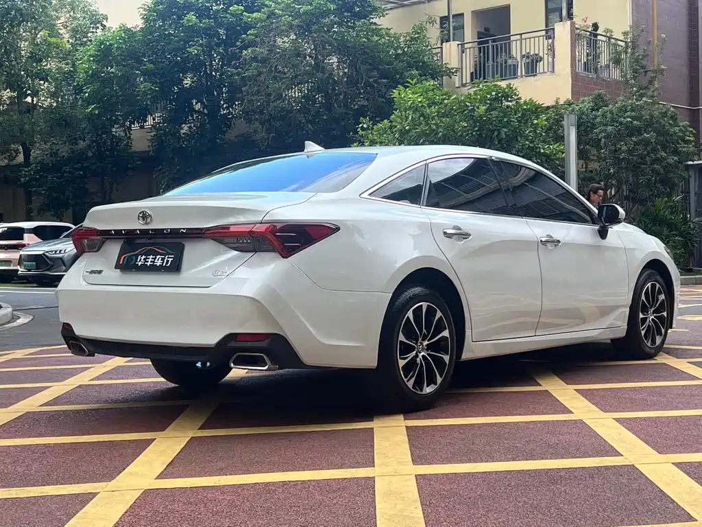 Avalon 2.0 L Luxury