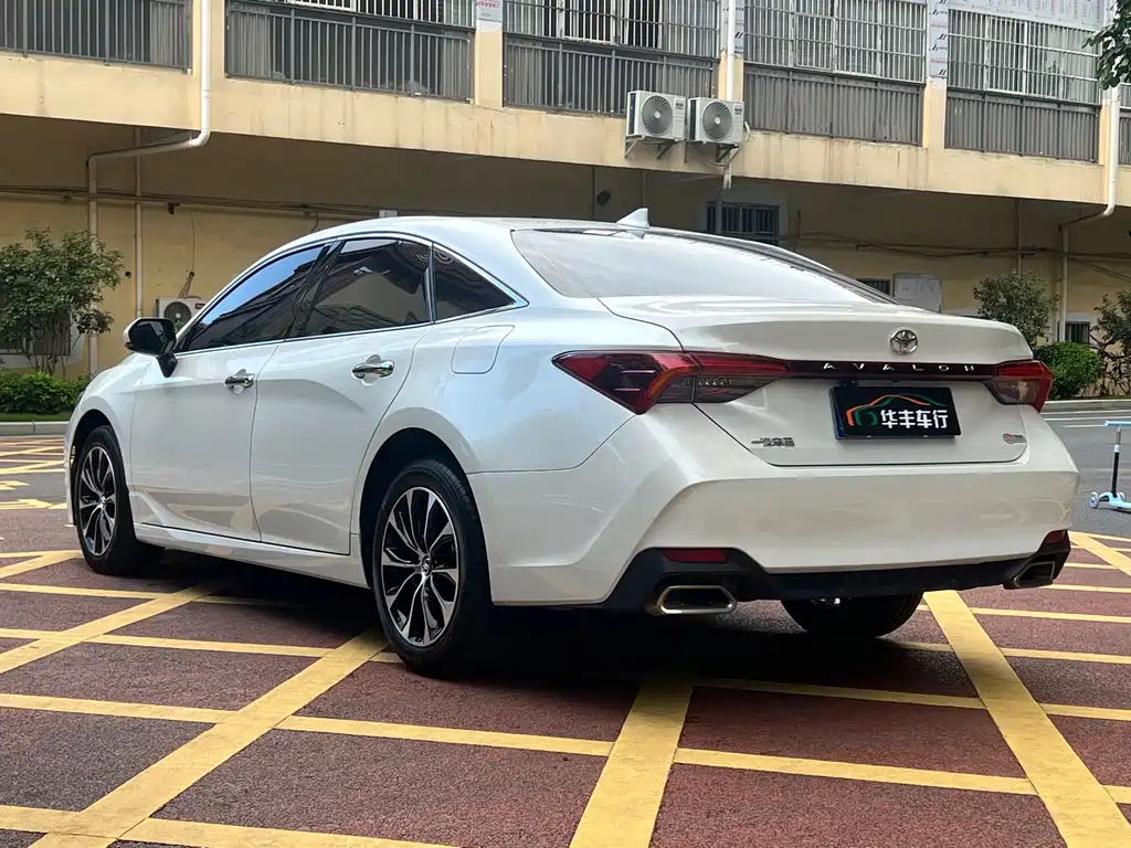 Avalon 2.0 L Luxury