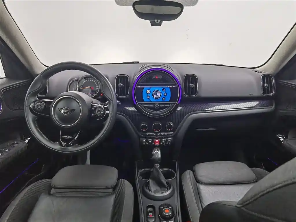 MINI COUNTRYMAN 1.5 T COOPER Artist