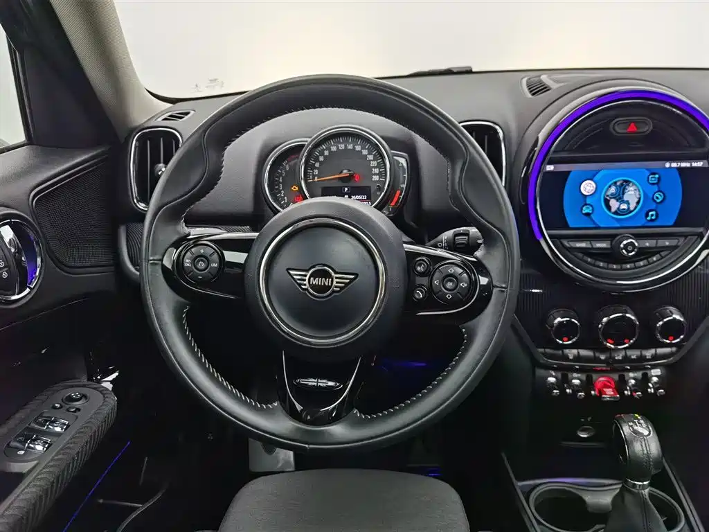 MINI COUNTRYMAN 1.5 T COOPER Artist