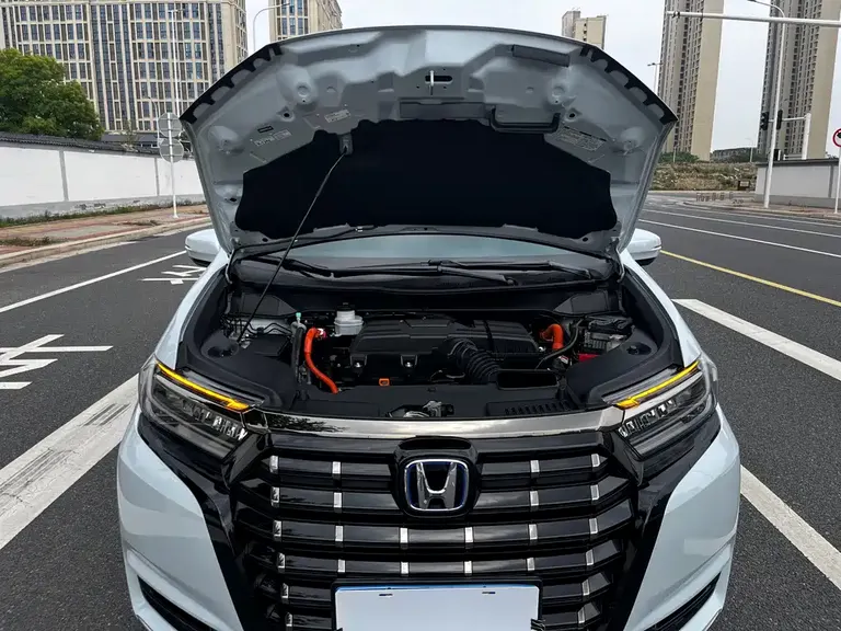 Honda Elysion 2.0 L e:HEV Luxury