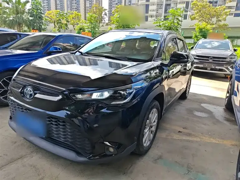 Toyota Frontlander 2.0 L Smart e-Hybrid Dual Engine Leading