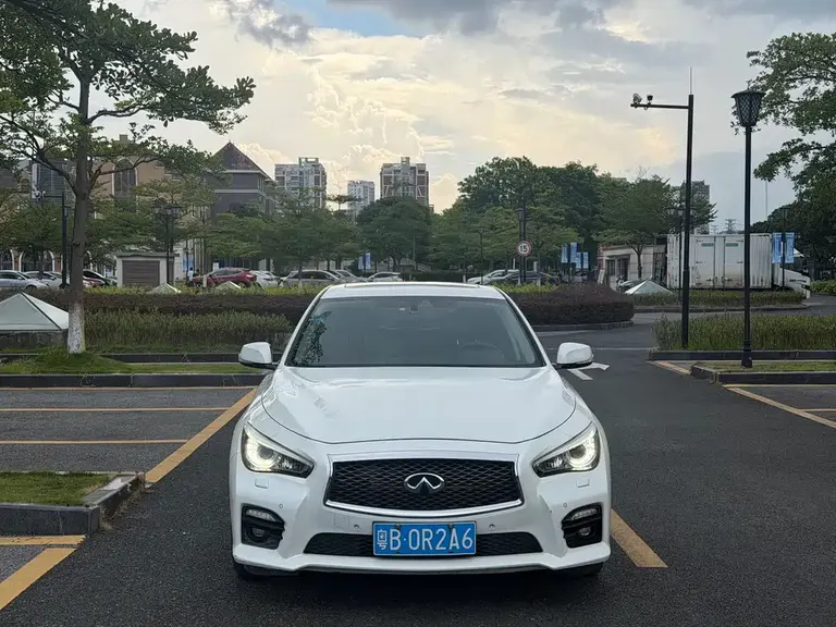 Infiniti Q50 L 2.0 T Sport