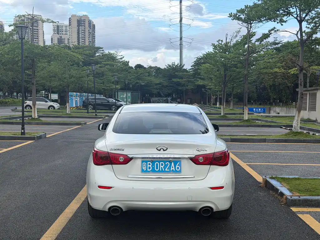 Infiniti Q50 L 2.0 T Sport