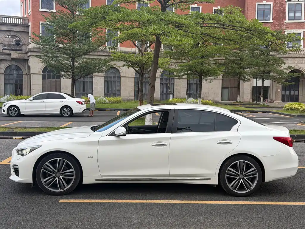 Infiniti Q50 L 2.0 T Sport