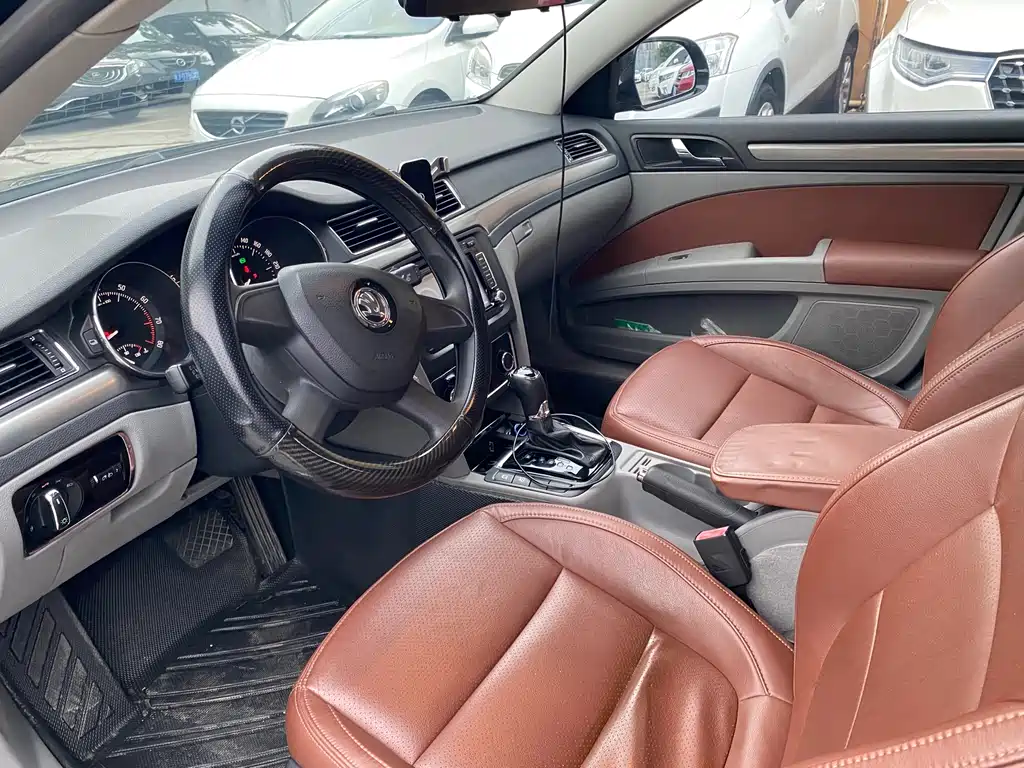 Superb 1.4 TSI DSG Gentleman