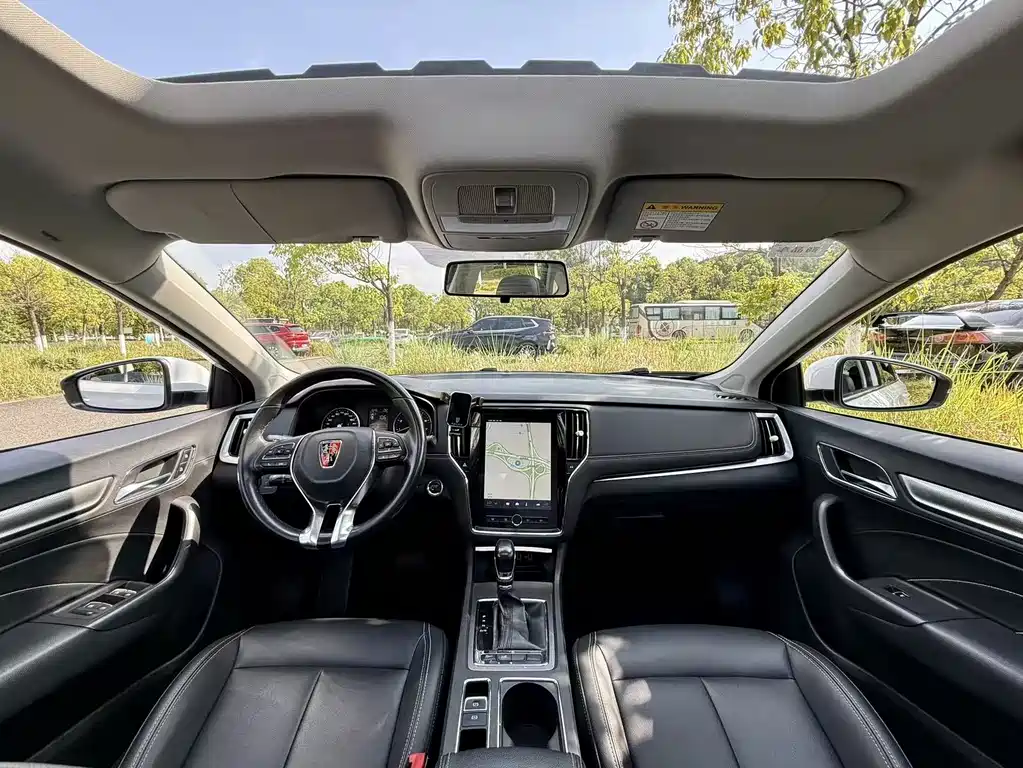 Roewe i6 Classic 20 T Auto Internet Smart Enjoyment