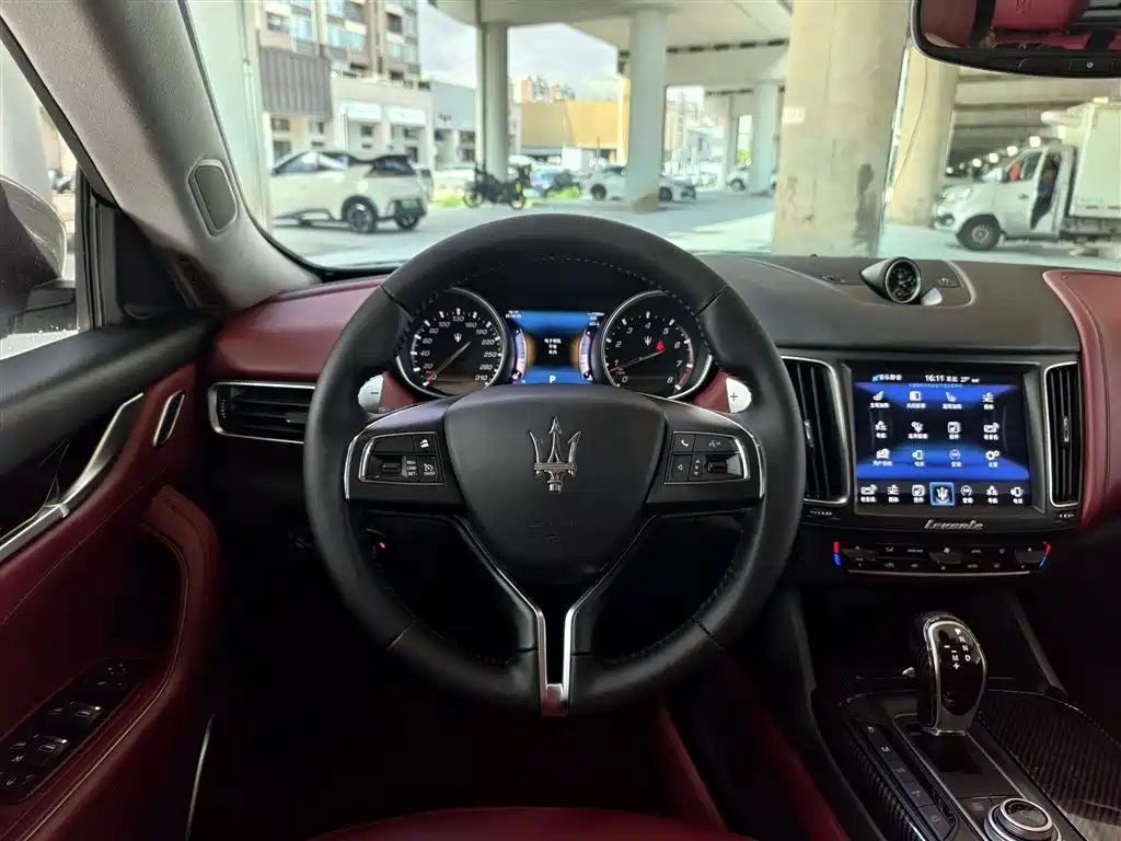 Levante 3.0 T Standard