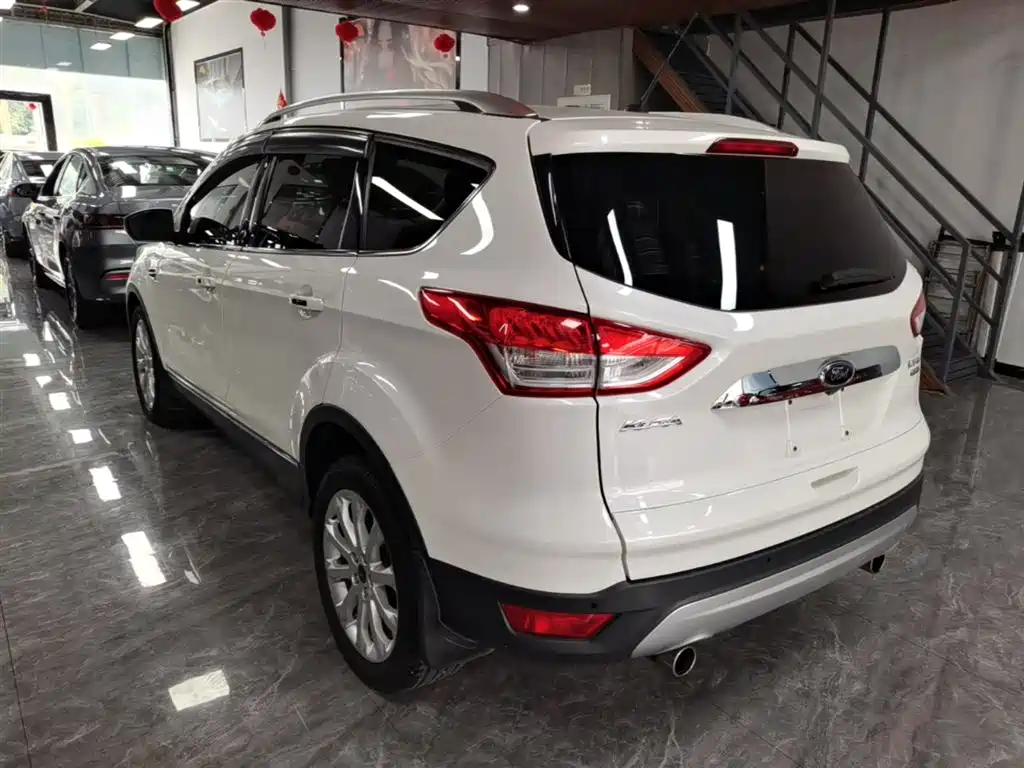 Kuga 2.0 L GTDi 4 WD Elite